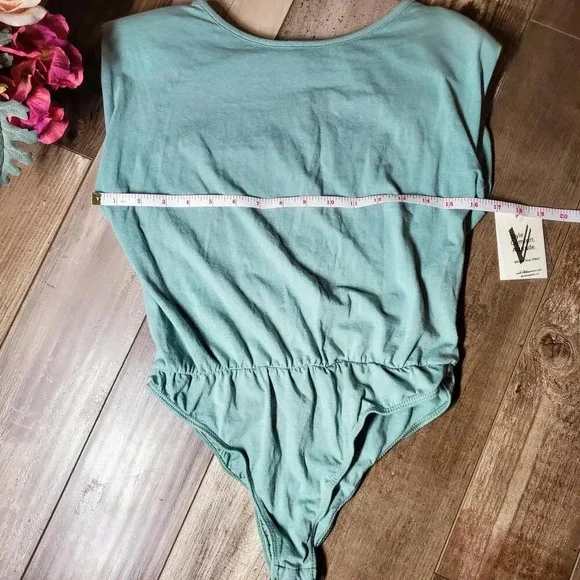 NWT Vibe Sportswear Dus Sage Shoulder Pad Bodysuit Women's Size Large - Picture 6 of 12